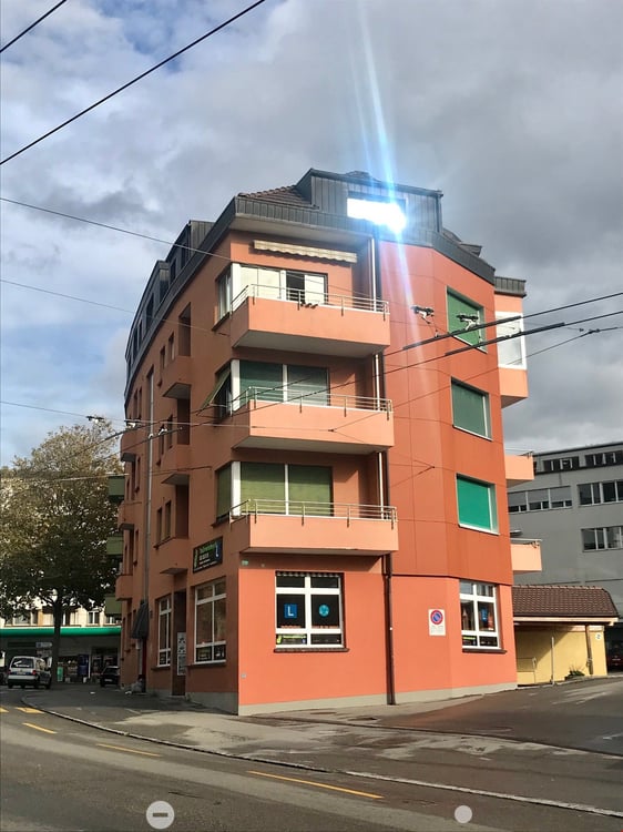 Biel, 1.5-Zimmer-Wohnung mit zwei Balkonen an Aarbergstrasse 86 4