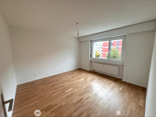 Komplett sanierte 2.5-Zimmerwohnung 5