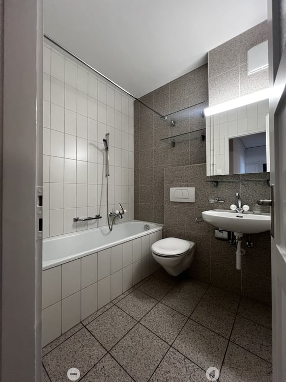 Renovierte 3.5-Zimmerwohnung im Zentrum 2