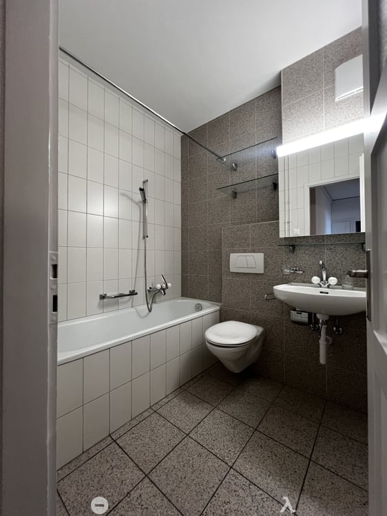 Renovierte 2.5-Zimmerwohnung im Zentrum 2