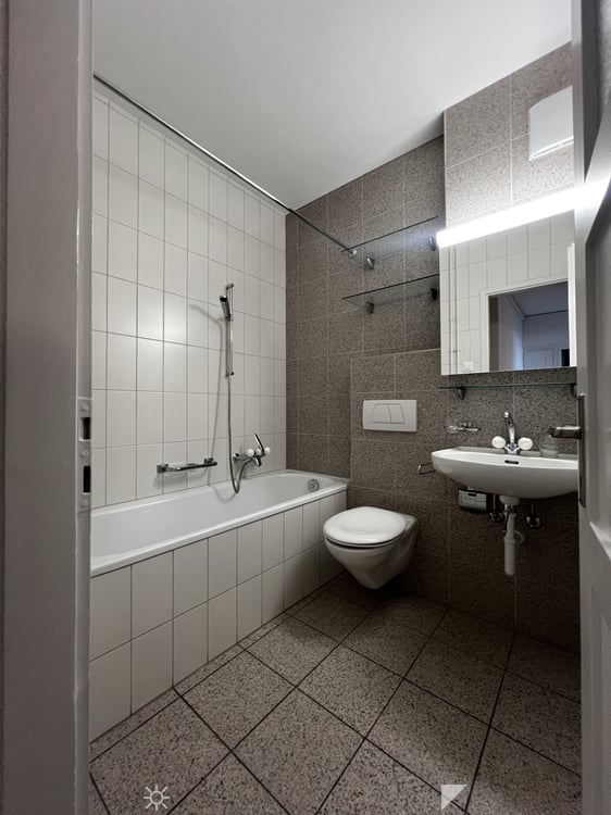 Renovierte 2.5-Zimmerwohnung im Zentrum 2