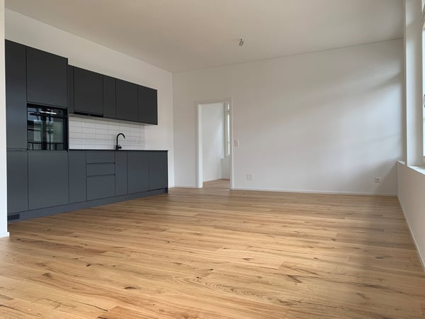 Stilvolle Loftwohnung mit moderner Ausstattung am Oberen Quai 51 in Biel/Bienne 8