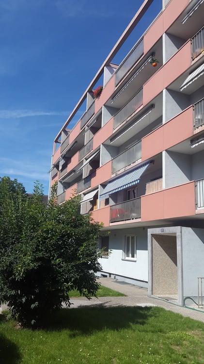 Grosszügige 3.5-Zimmer-Wohnung mit zwei Balkonen in Biel/Bienne 8