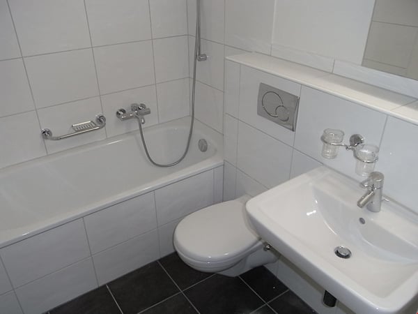 Grosszügige 3.5-Zimmer-Wohnung mit zwei Balkonen in Biel/Bienne 4