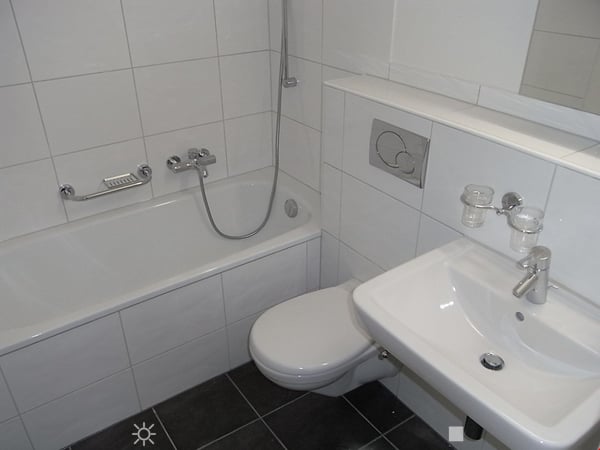 Grosszügige 2.5-Zimmer-Wohnung mit zwei Balkonen in Biel/Bienne 4