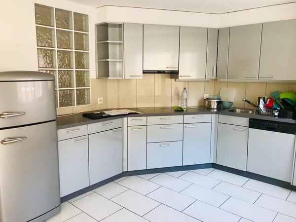 Helle 3.5-Zimmer-Wohnung an zentraler Lage in Biel 2