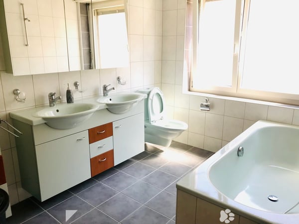 Helle 3.5-Zimmer-Wohnung an zentraler Lage in Biel 3