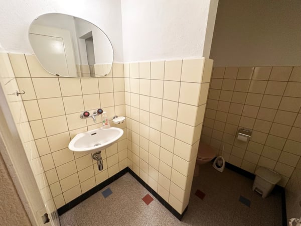 Sierre, local commercial avec sous-sol de 10 m2 aménageable sur demande au cœur de la ville 13