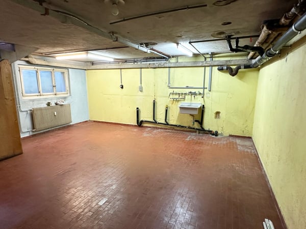 Sierre, local commercial avec sous-sol de 10 m2 aménageable sur demande au cœur de la ville 11