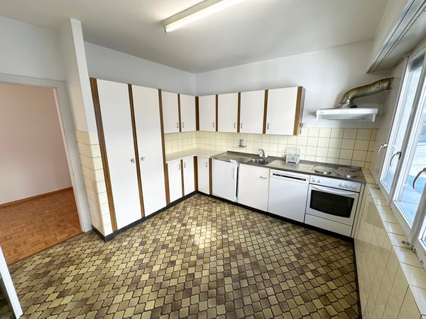 Sierre, appartement de 1.5 pièces avec terrasse à deux pas du centre 2