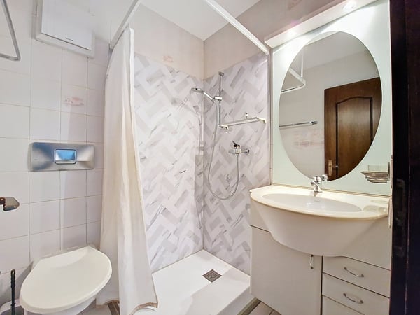 ion, appartement 1.5 pièces au rez avec jardin et place de parc intérieure 16