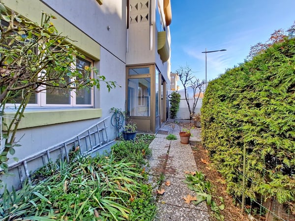 ion, appartement 1.5 pièces au rez avec jardin et place de parc intérieure 8