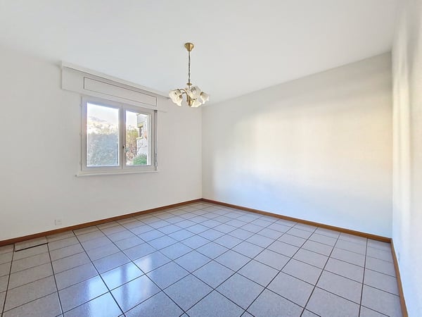 ion, appartement 1.5 pièces au rez avec jardin et place de parc intérieure 12