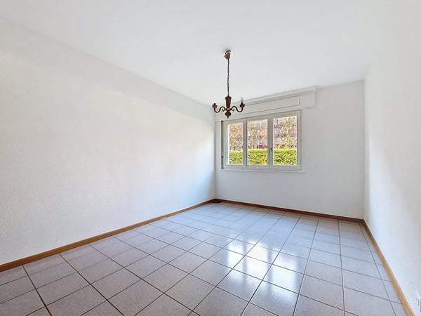 ion, appartement 1.5 pièces au rez avec jardin et place de parc intérieure 15