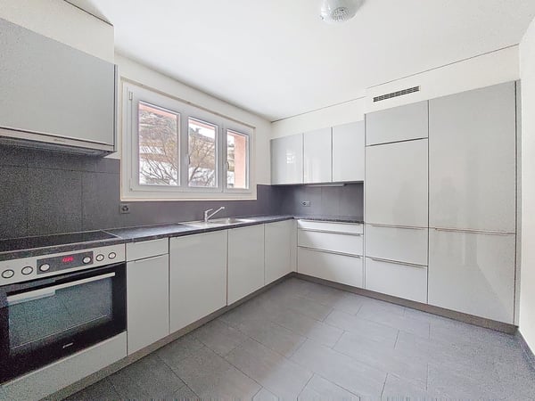 Sion, appartement de 1.5 pièces moderne de 17 m2 avec balcon au sud et place de parc 1