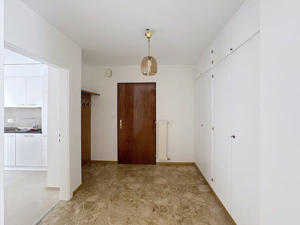 Sion, appartement de 1.5 pièces avec balcon et place de parc au centre-ville 2