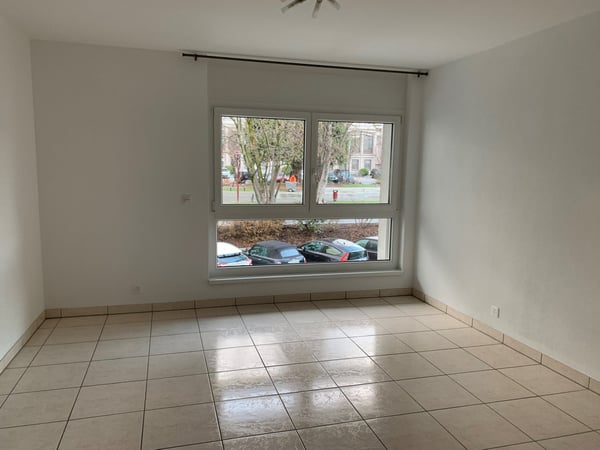 Sion, appartement de 1.5 pièces au centre-ville, proche de toutes les commodités, sans place de parc 2