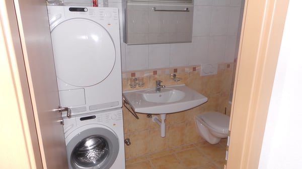 Sion, appartement de 1.5 pièces au centre-ville, proche de toutes les commodités, sans place de parc 8