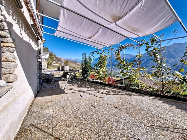 Flanthey – Charmante villa 1.5 pièces avec terrasse, pelouse et garage double 30