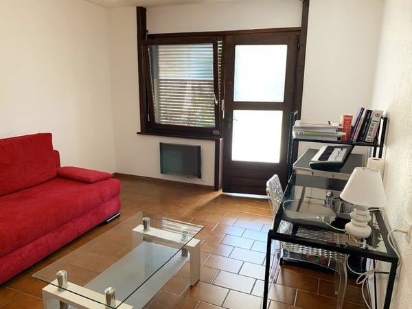 Sierre – Studio avec petite place privée devant et place de parc incluse à l’entrée est de la ville 4