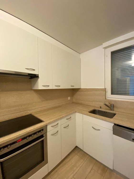 Sion, appartement de 3 pièces au centre-ville et près de la place du Midi 10