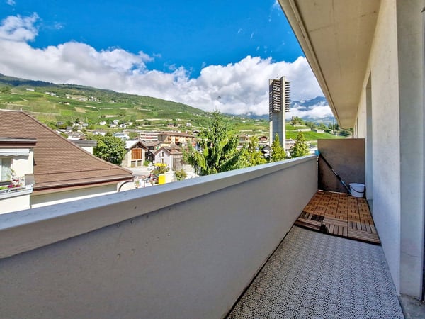 Sierre, appartement de 3.5 pièces dans le quartier de Ste-Croix 8
