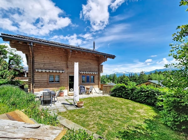 Arbaz, chalet de 5.5 pièces de 175 m2 avec garage et places de parc 12