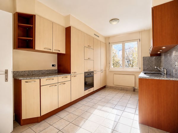 Sion, appartement de 5.5 pièces au cœur du quartier de Vissigen avec place de parc 1