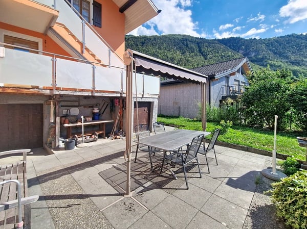 Grône, maison de 4.5 pièces de 151 m2 avec extérieures verdoyant et 2 places de parc 20