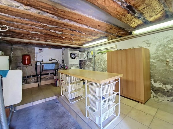 Grône, maison de 4.5 pièces de 151 m2 avec extérieures verdoyant et 2 places de parc 14