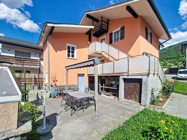 Grône, maison de 4.5 pièces de 151 m2 avec extérieures verdoyant et 2 places de parc 18