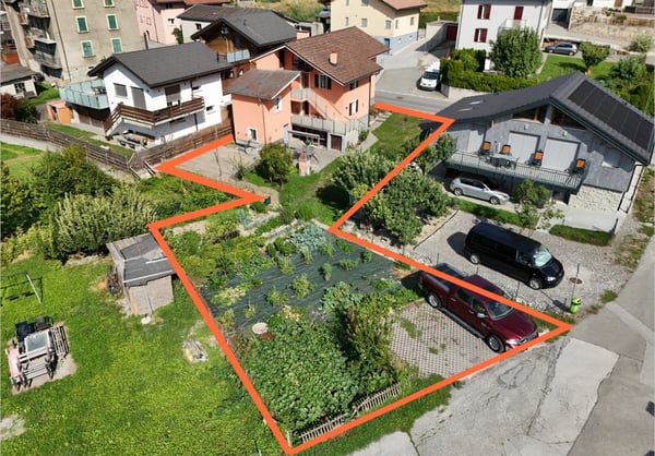 Grône, maison de 4.5 pièces de 151 m2 avec extérieures verdoyant et 2 places de parc 25