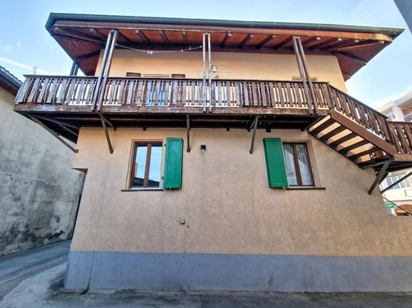 Saxon, lot de 2 immeubles de rendement, 11 appartements, 1 restaurant, 1 commerce, 9 pl. de parc 6