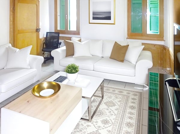 Saxon, lot de 2 immeubles de rendement, 11 appartements, 1 restaurant, 1 commerce, 9 pl. de parc 9