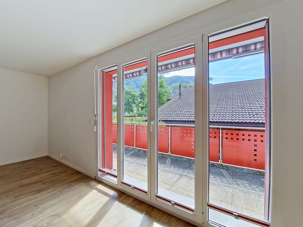 Grône, appartement de 2.5 pièces avec grand balcon et place de parc 3