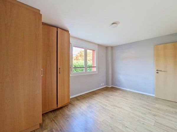 Grône, appartement de 2.5 pièces avec grand balcon et place de parc 10