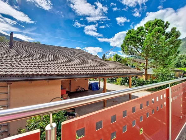 Grône, appartement de 2.5 pièces avec grand balcon et place de parc 15