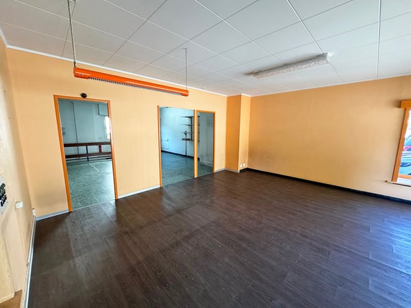 Sierre, local commercial avec sous-sol de 30 m2 aménageable sur demande au cœur de la ville 9