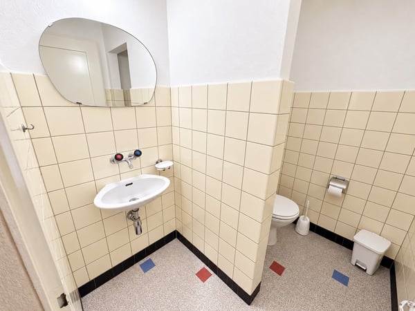 Sierre, local commercial avec sous-sol de 30 m2 aménageable sur demande au cœur de la ville 21