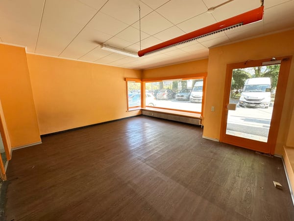 Sierre, local commercial avec sous-sol de 30 m2 aménageable sur demande au cœur de la ville 3