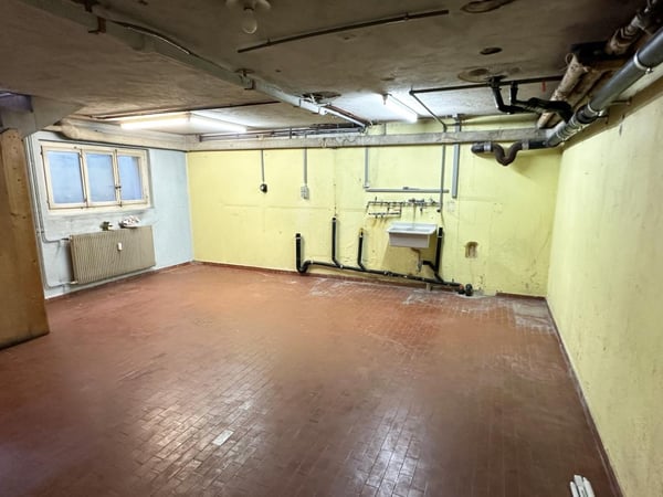 Sierre, local commercial avec sous-sol de 30 m2 aménageable sur demande au cœur de la ville 10