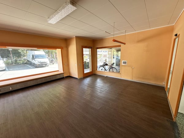 Sierre, local commercial avec sous-sol de 30 m2 aménageable sur demande au cœur de la ville 3