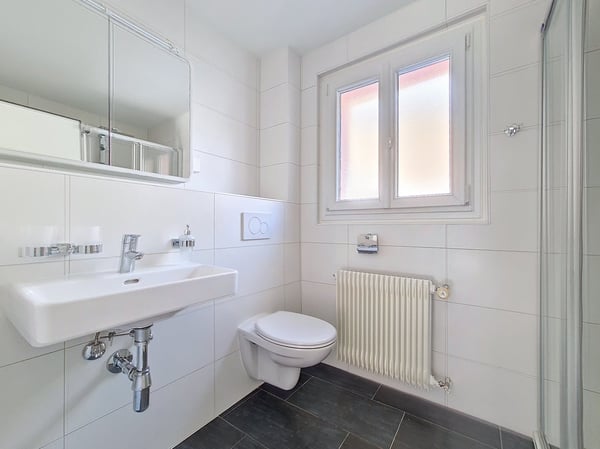 Sion, appartement de 3.5 pièces moderne de 80 m2 avec balcon au sud et place de parc 12