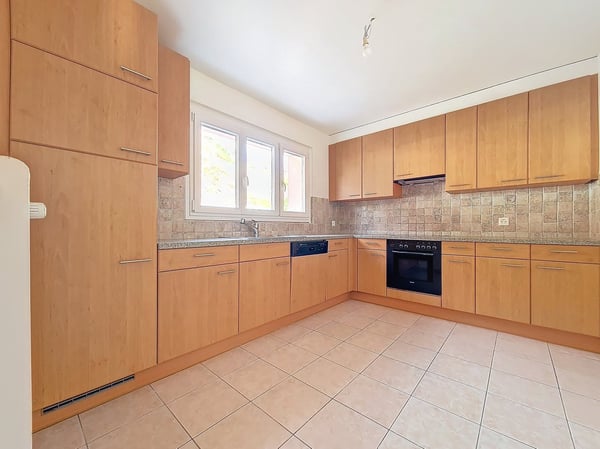 Sion, appartement de 3.5 pièces moderne de 80 m2 avec balcon au sud et place de parc 5