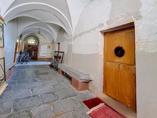 Sion, maison historique au cœur de la vieille ville composé de 5 appartements et 2 bureaux 6