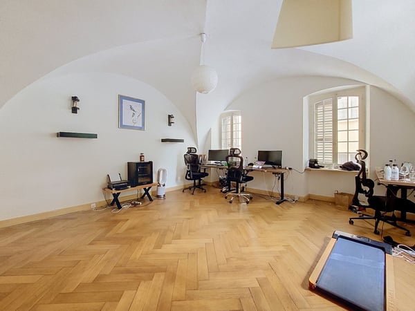 Sion, maison historique au cœur de la vieille ville composé de 5 appartements et 2 bureaux 28