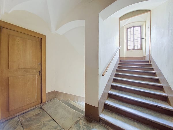 Sion, maison historique au cœur de la vieille ville composé de 5 appartements et 2 bureaux 7