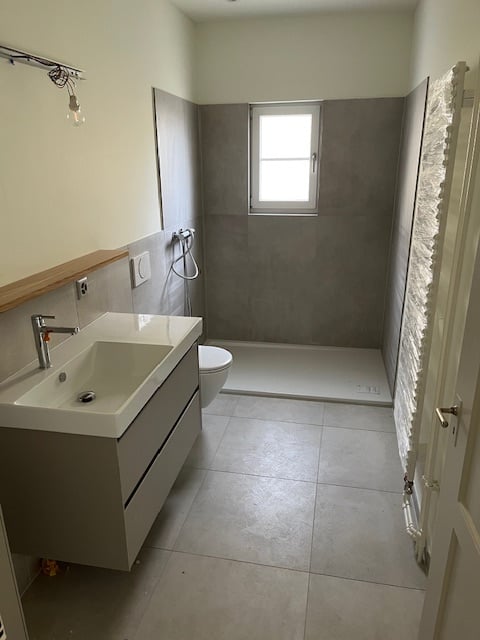 Grosszügige 1-Zimmer-Wohnung mit Balkon an ruhiger Lage in Bern 5