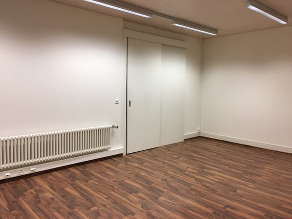 Büro, Gewerbe- oder Atelierraum beim Bahnhof Kehrsatz 2