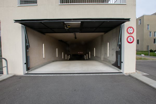 separate Garagenboxen in Einstellhalle zu vermieten 3